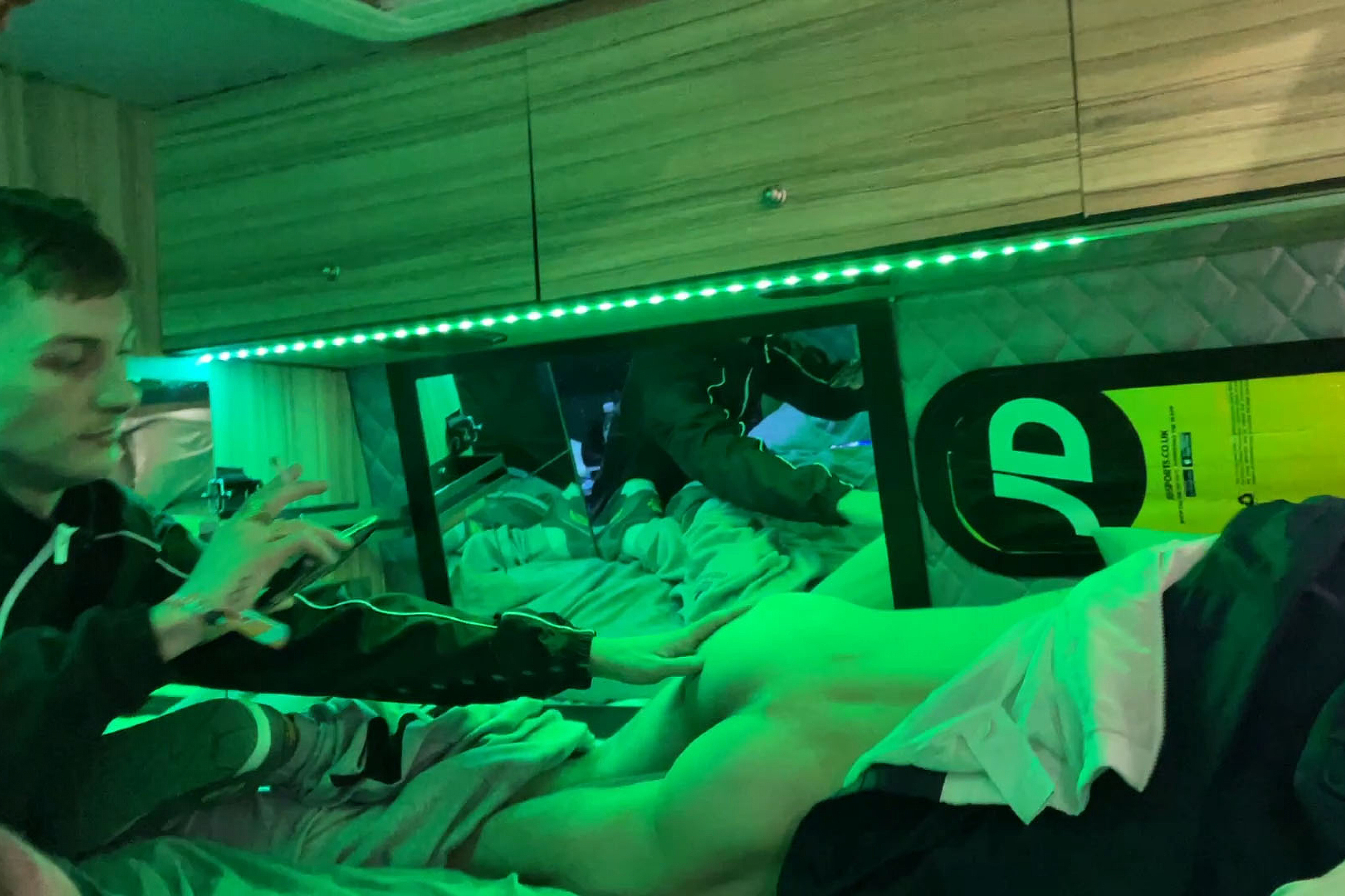 3Am Routy Lads Creampie Stunner! Dick Tube Pumping Cum Inside