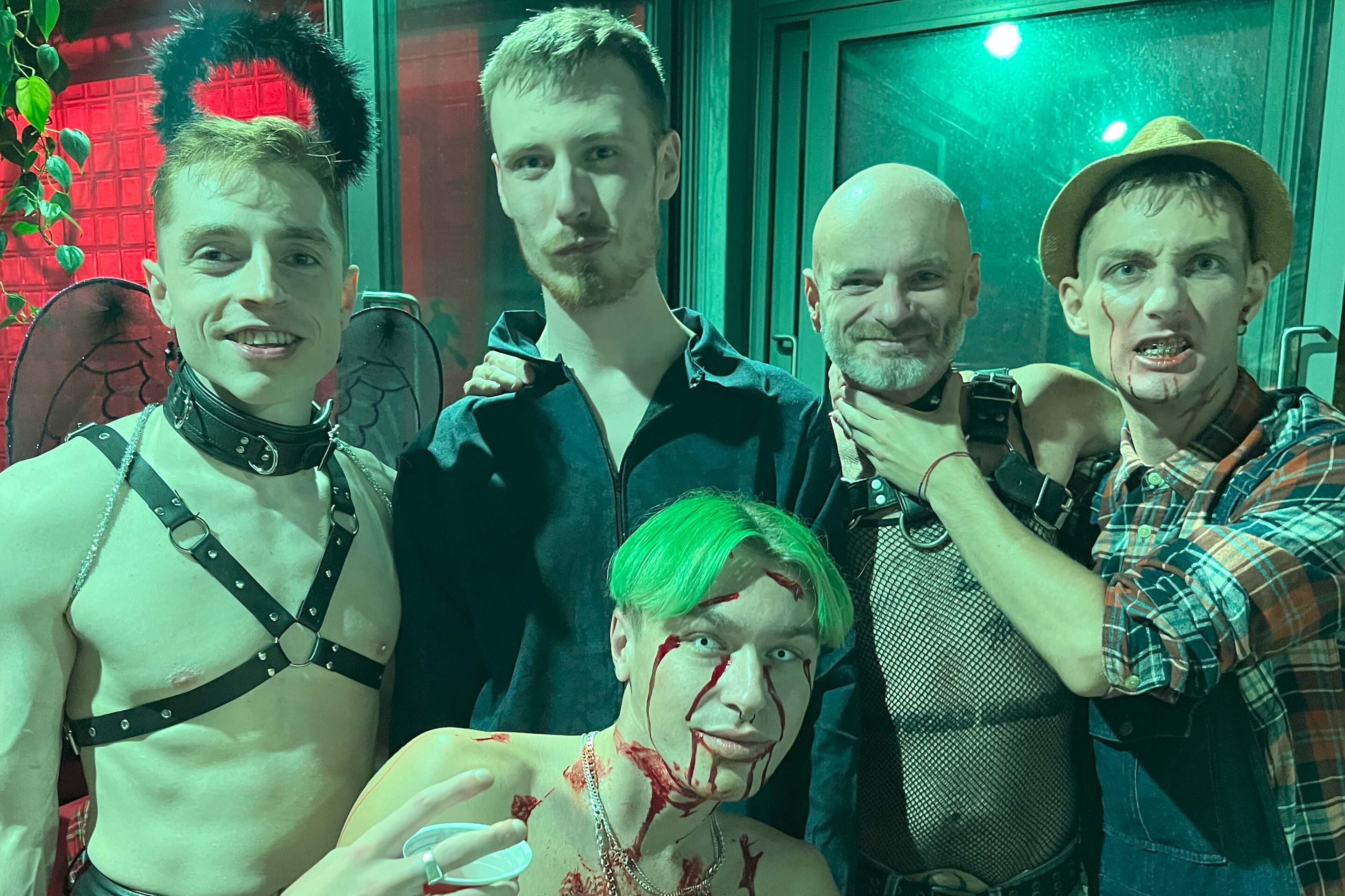 Gigantic Halloween Party/Sex-Chillout 2X Cute Teens Bottom For Everyone! 1Oo% Gen